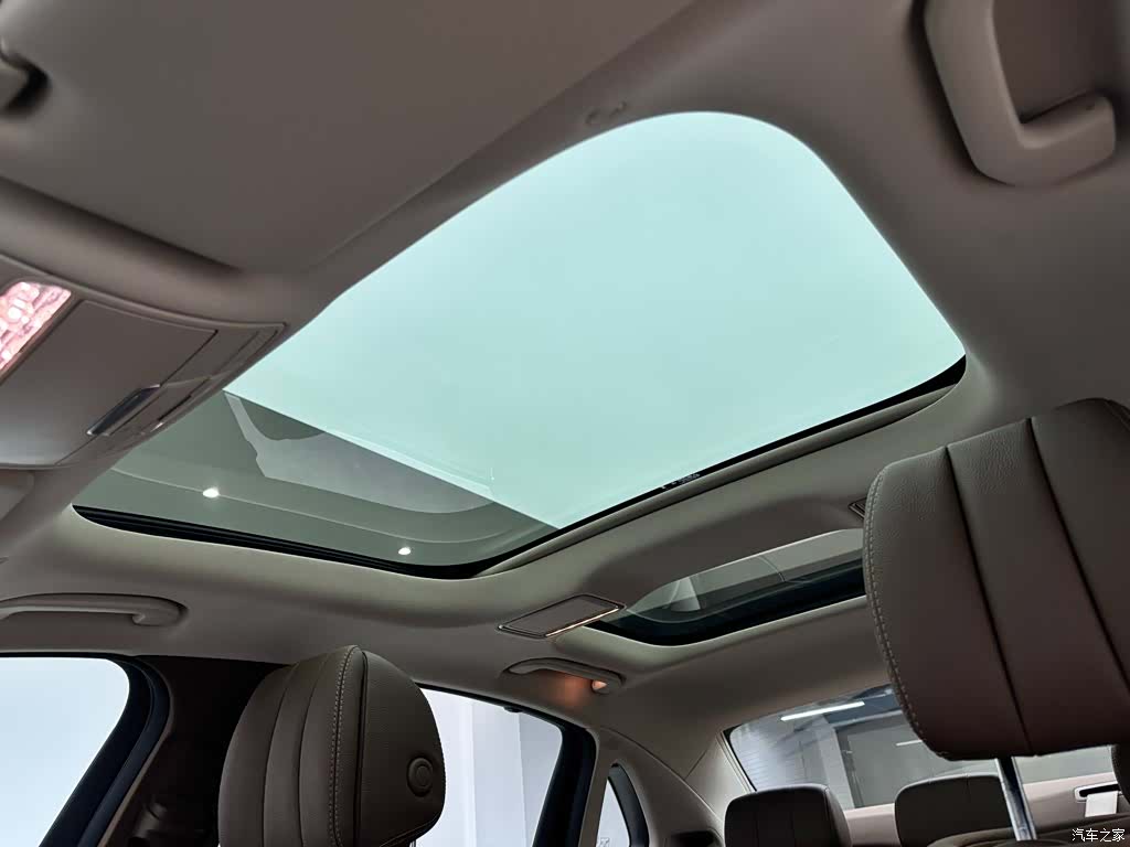 Mercedes-Benz E-Class, 2023 18