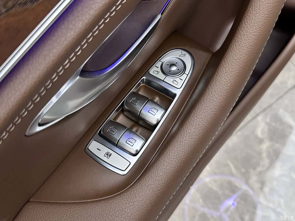Mercedes-Benz E-Class, 2023 16