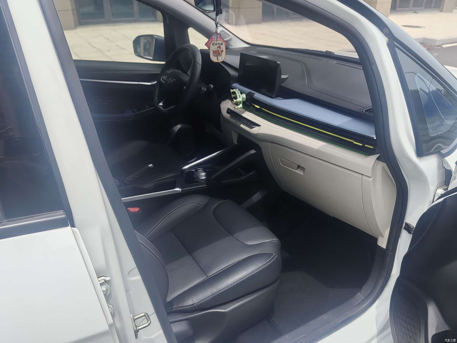 Geely EX3, 2022 9