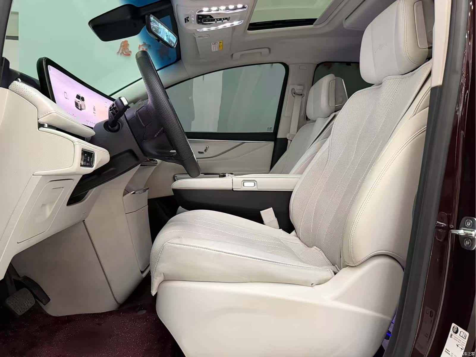 Buick GL8, 2024 4