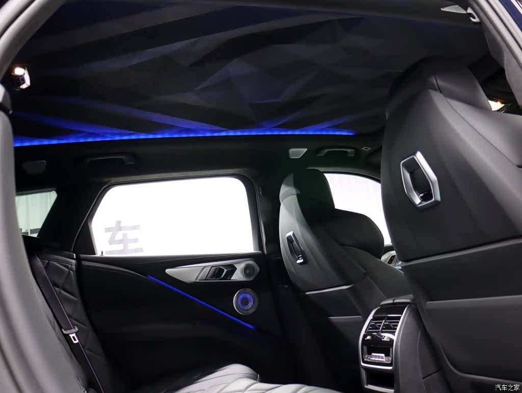 BMW XM, 2024 28