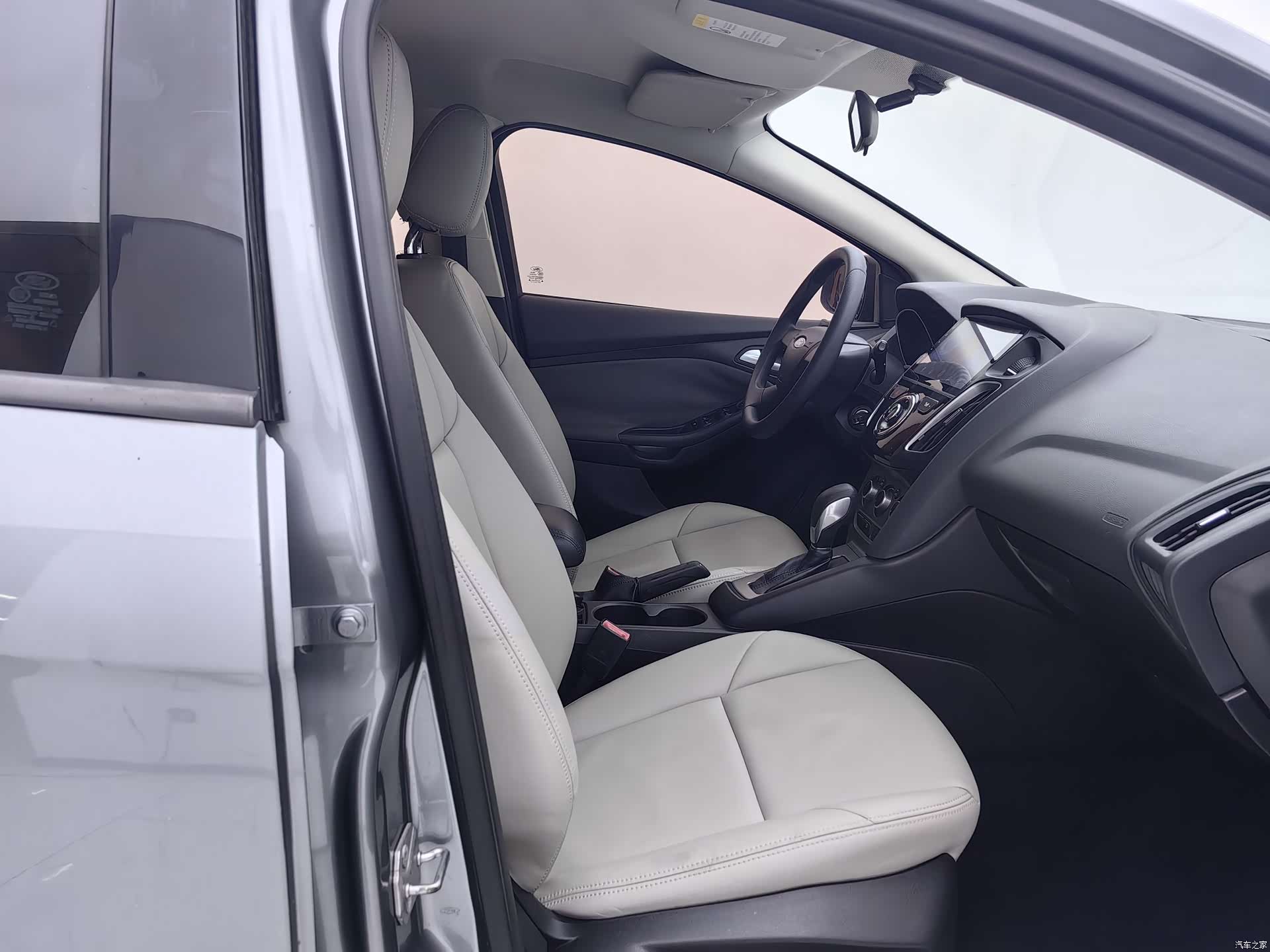 Ford Focus, 2014 10