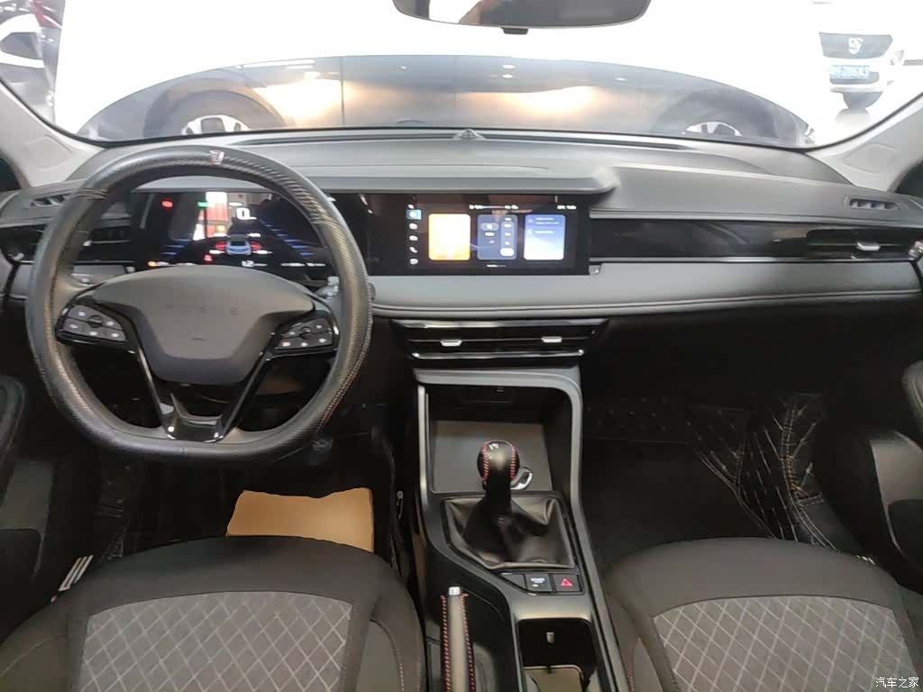 Roewe i5, 2025 10