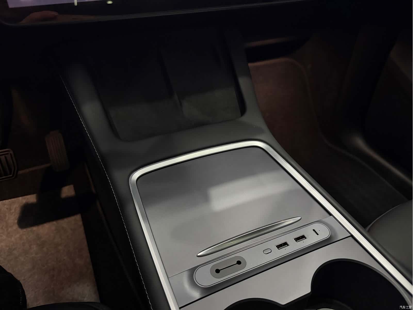 Tesla Model Y, 2024 14