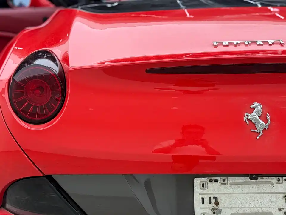 Ferrari California T