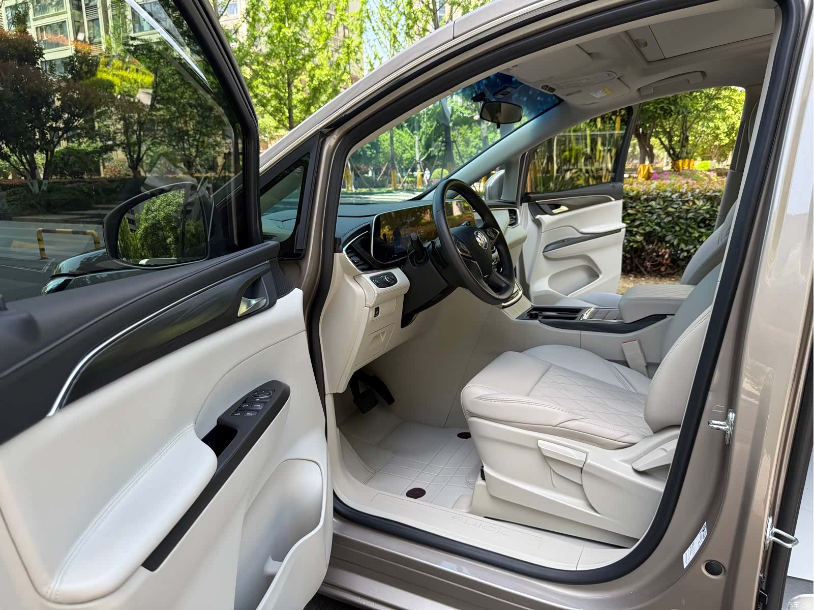 Buick GL8, 2024 3