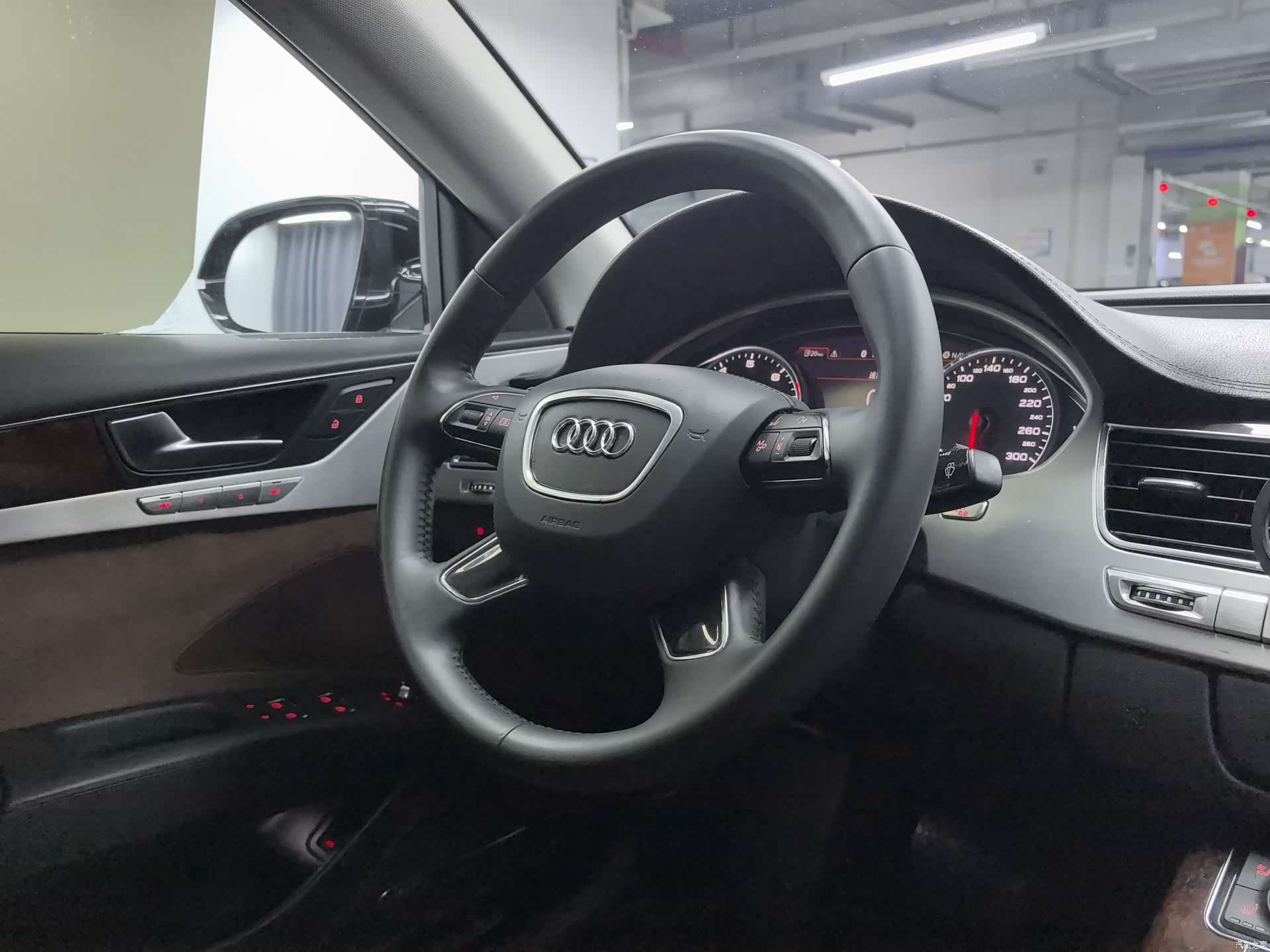 Audi A8L, 2011 9