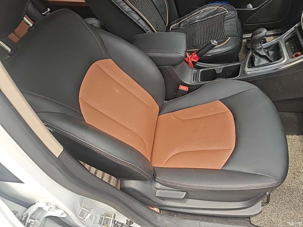 Wuling 560, 2015 25