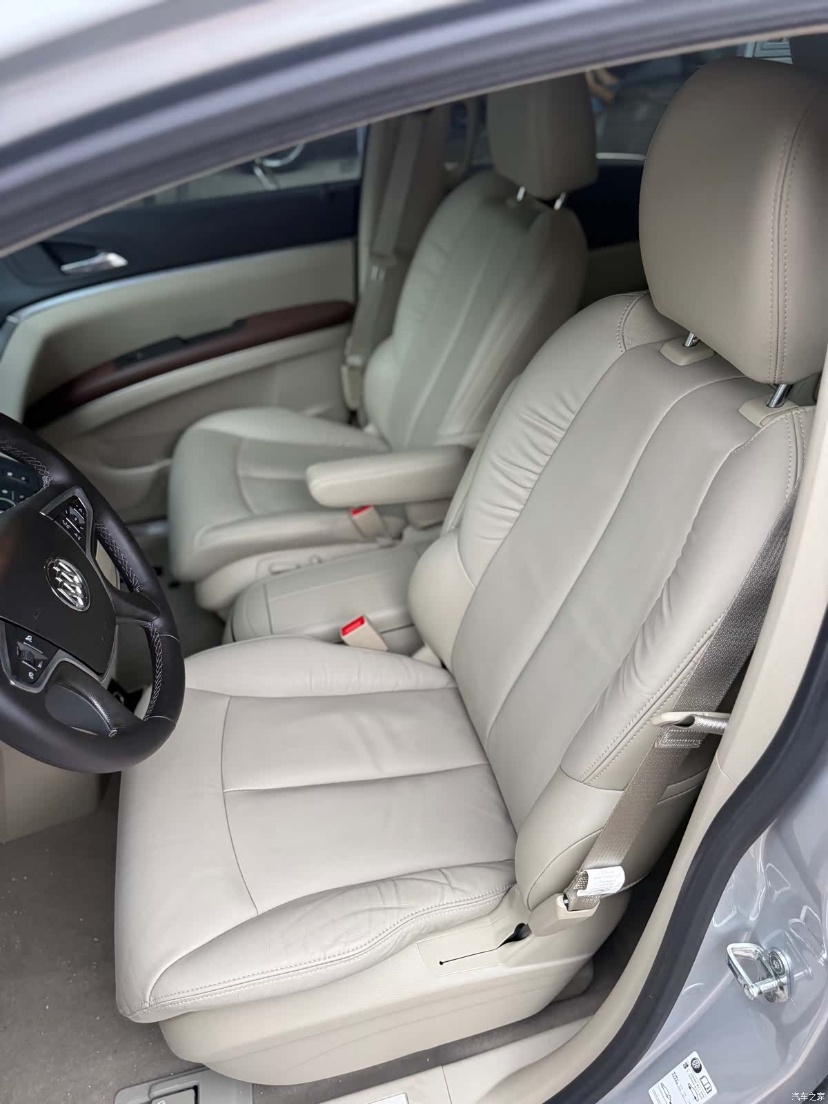 Buick GL8, 2017 все фото