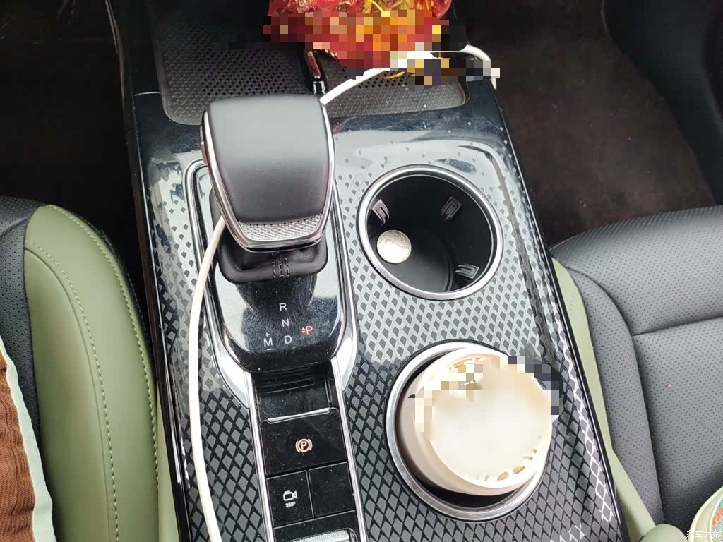 Hongqi HS3, 2023 7