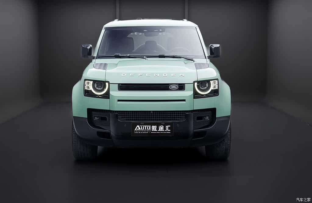 Land Rover Defender, 2023 2