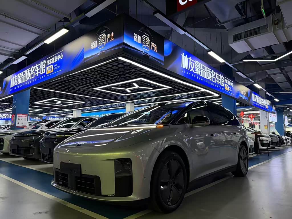 Li Auto i8