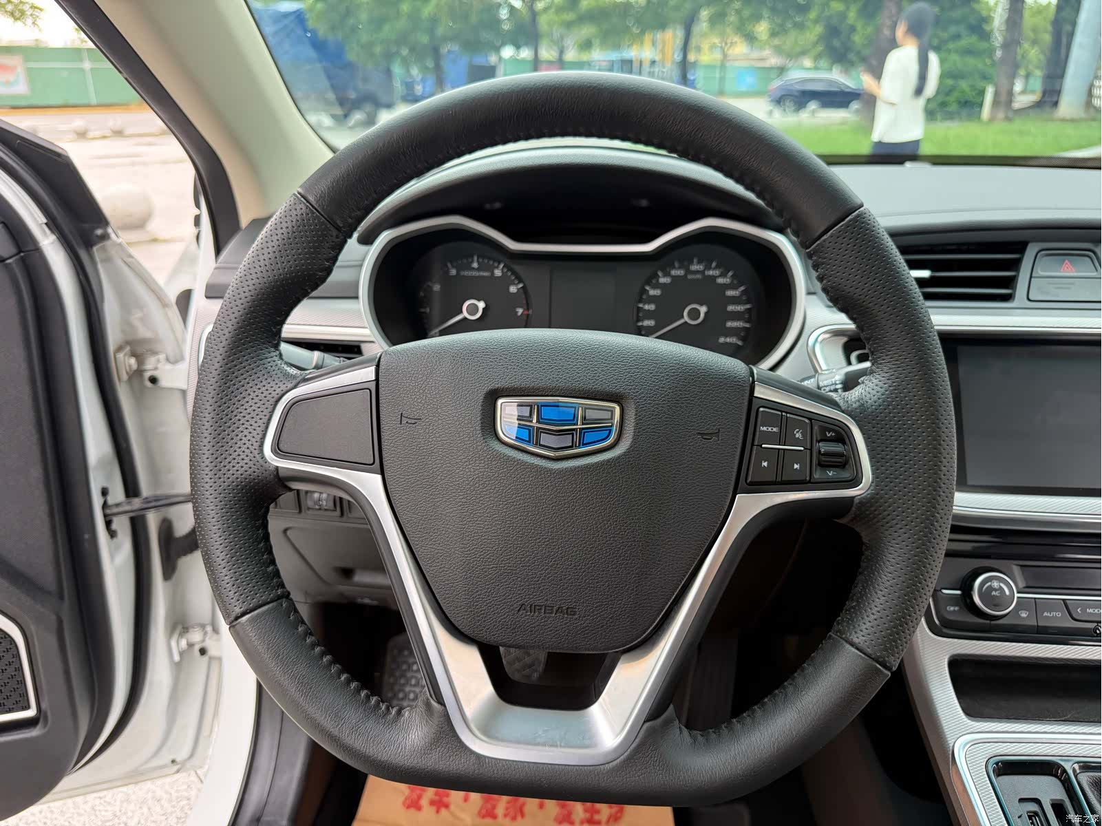 Geely Emgrand, 2018 16