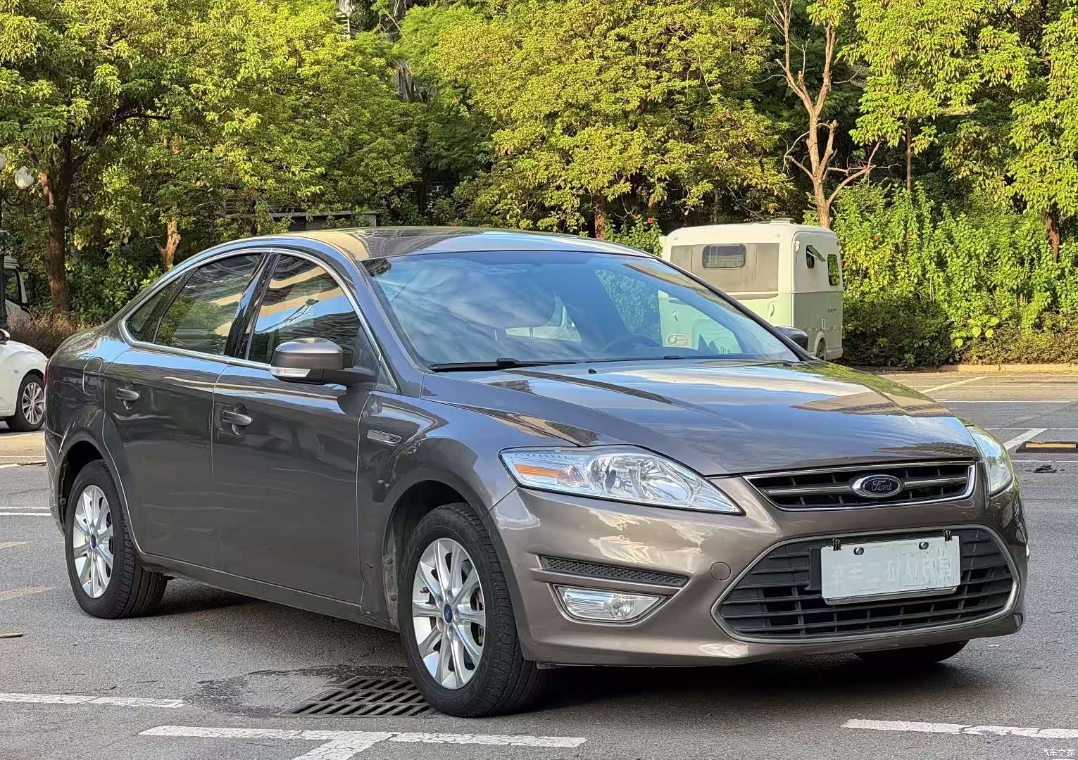 Ford Mondeo, 2013 3