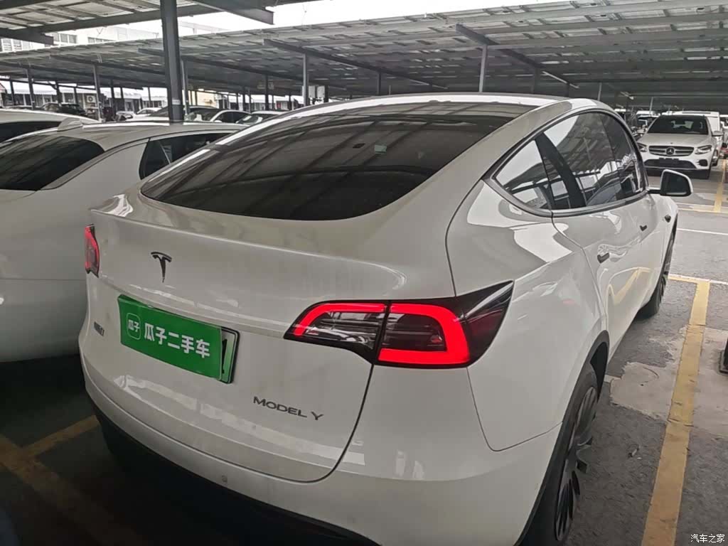 Tesla Model Y, 2023 7