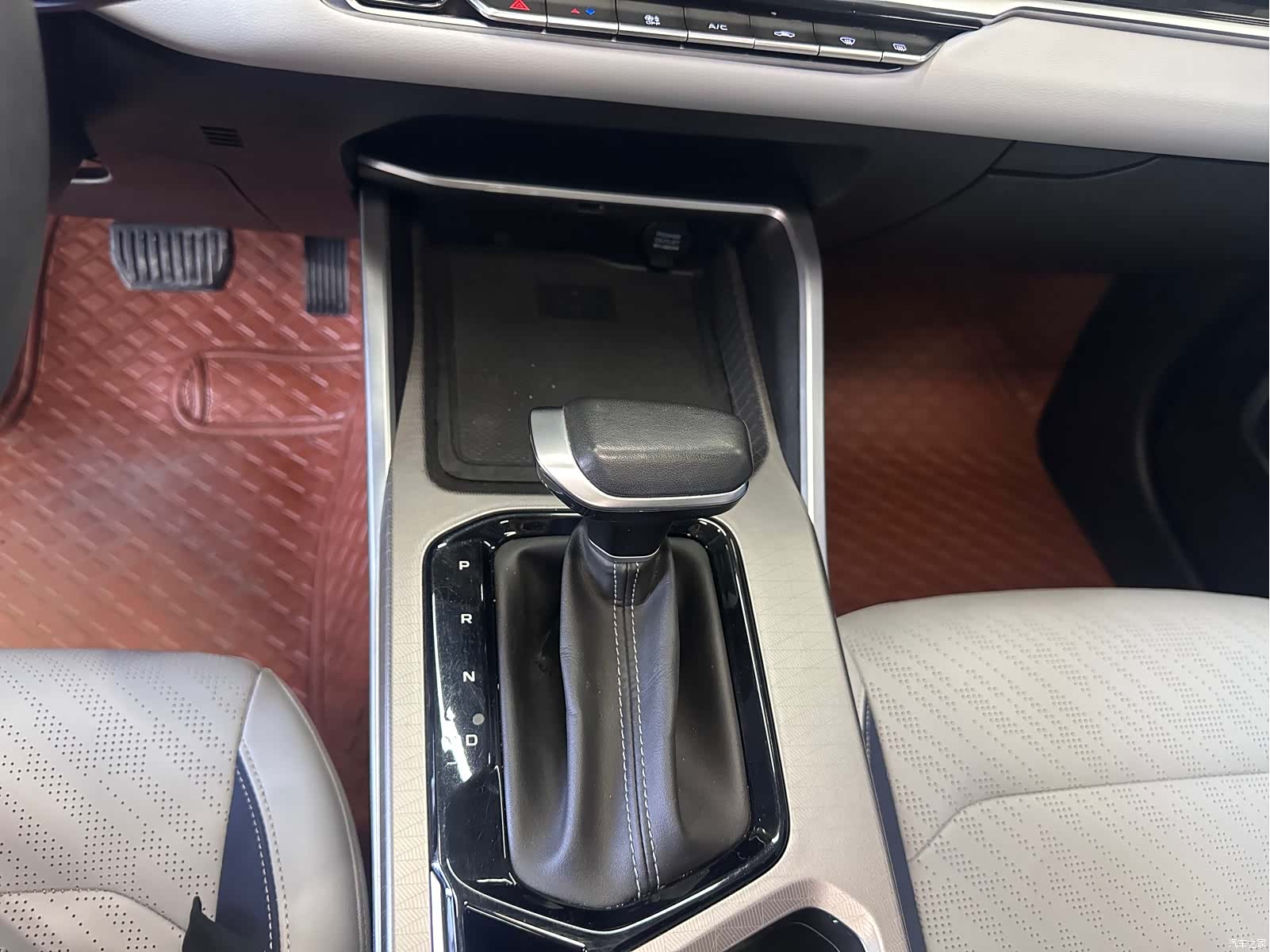 Geely Emgrand, 2022 12