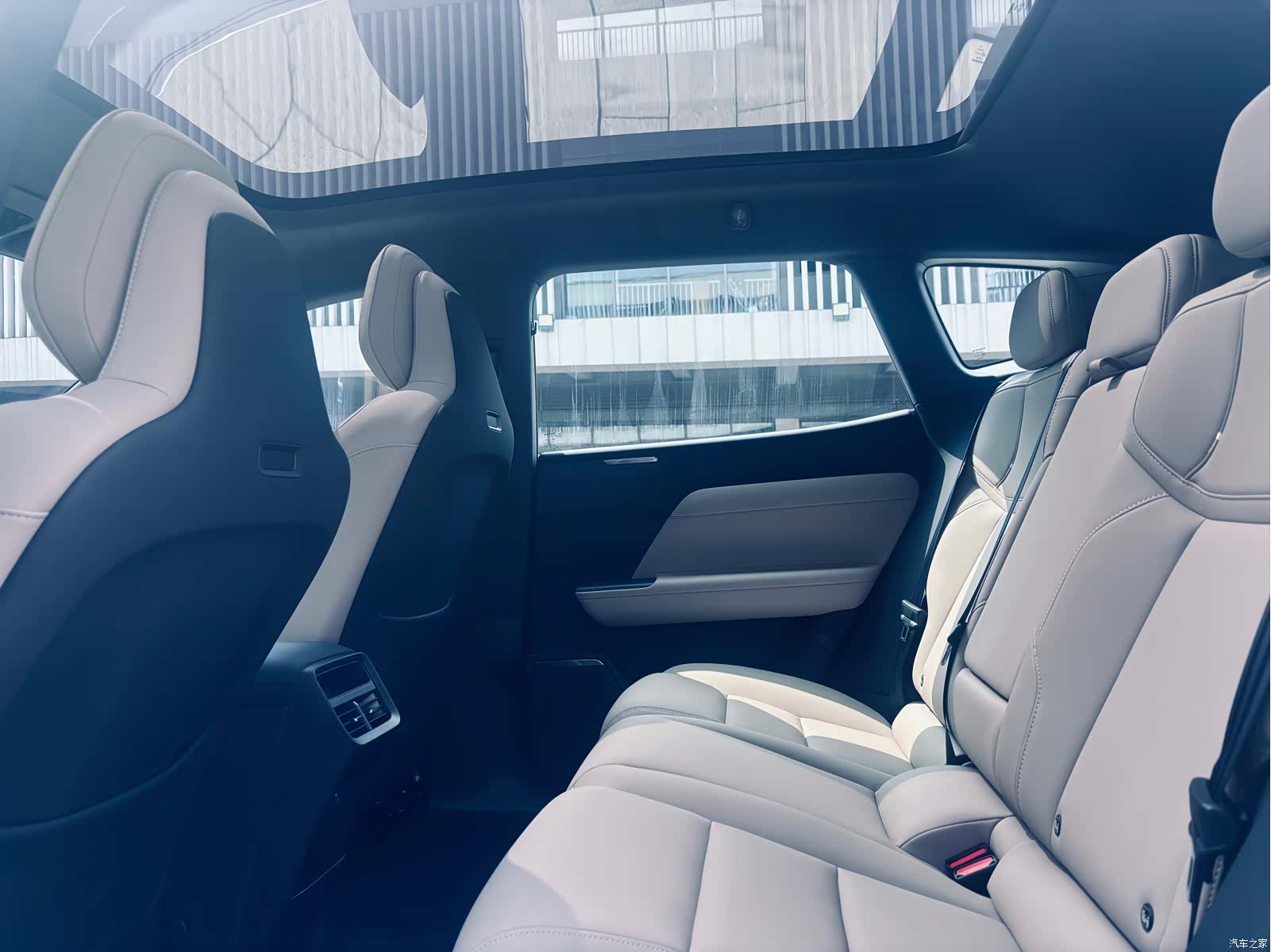 Volvo XC70, 2026 9