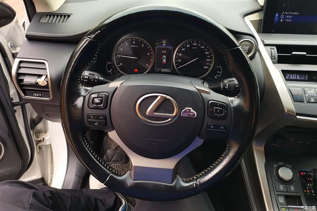 Lexus NX, 2016 15