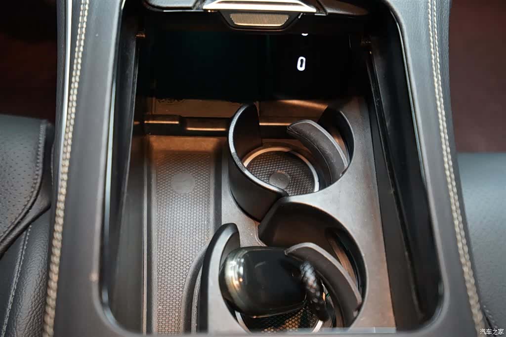 Mercedes-Benz GLC, 2024 10