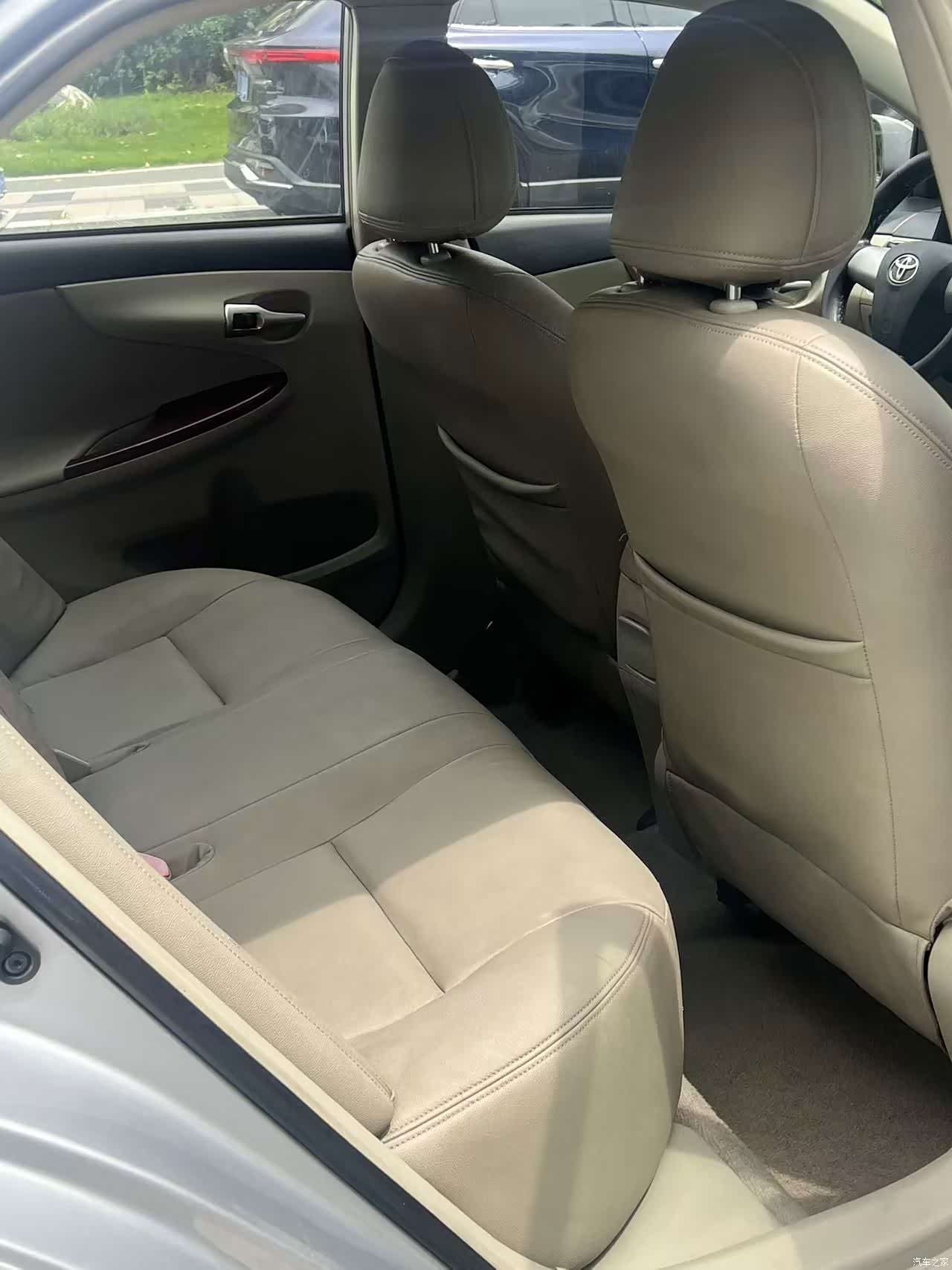 Toyota Corolla, 2012 8