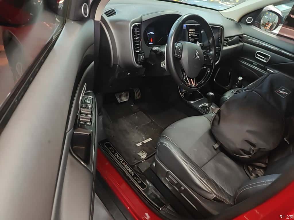 Mitsubishi Outlander, 2017 16
