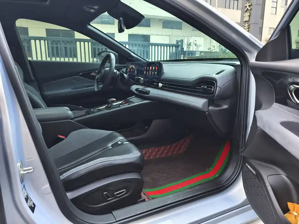 Trumpchi Shadow Leopard