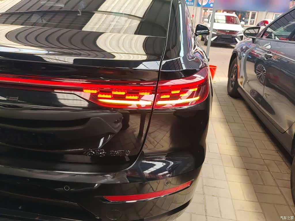 Bestune B70, 2025 8