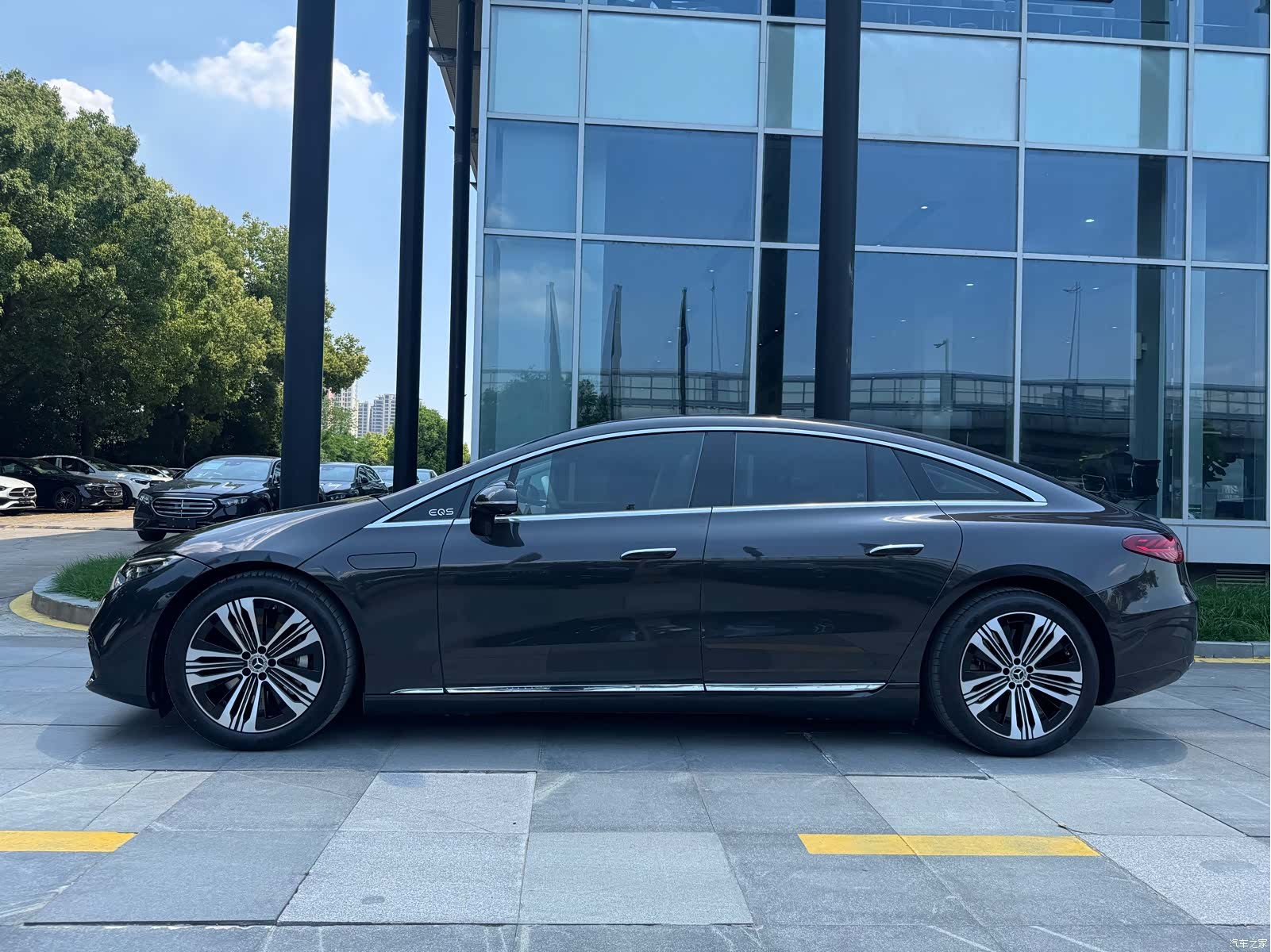 Mercedes-Benz EQS, 2024 все фото
