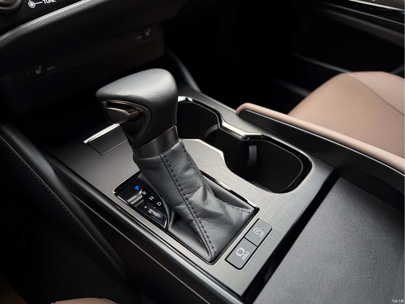 Lexus ES, 2024 7