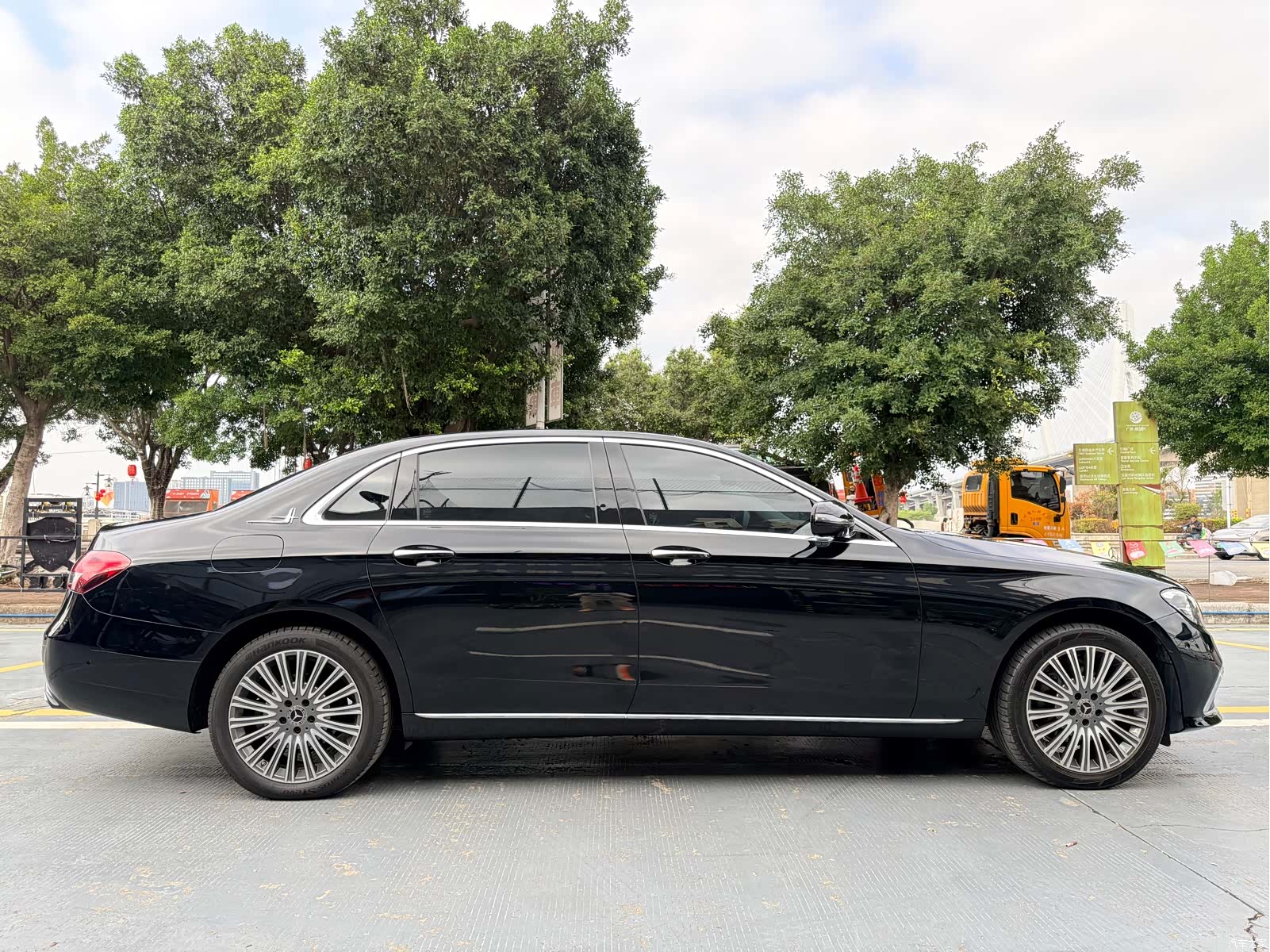 Mercedes-Benz E-Class, 2023 4