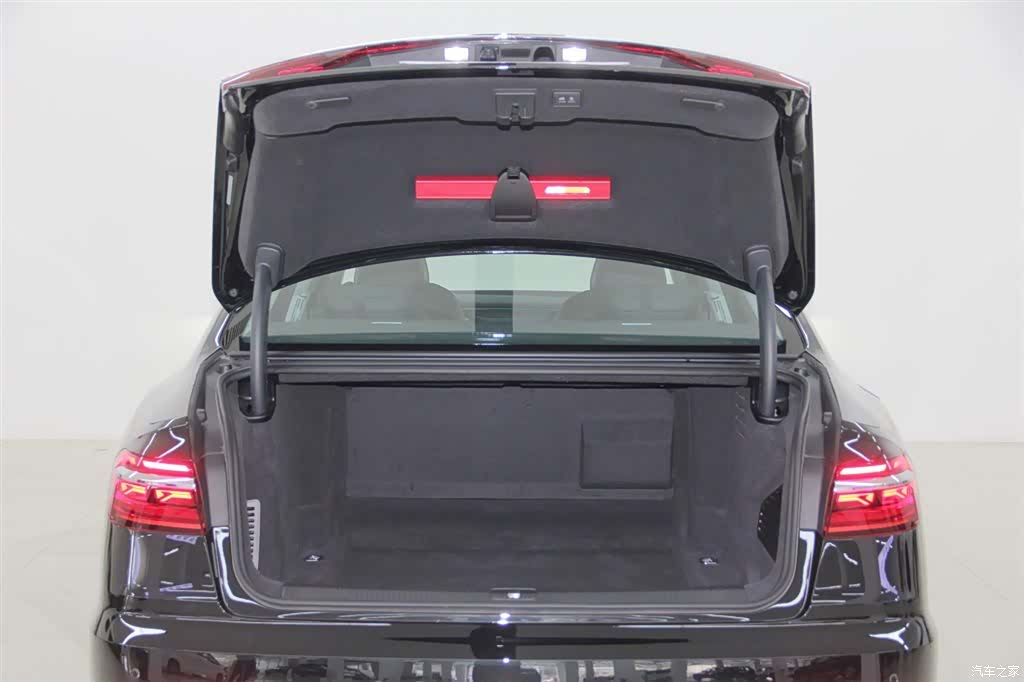 Audi A8L, 2023 34