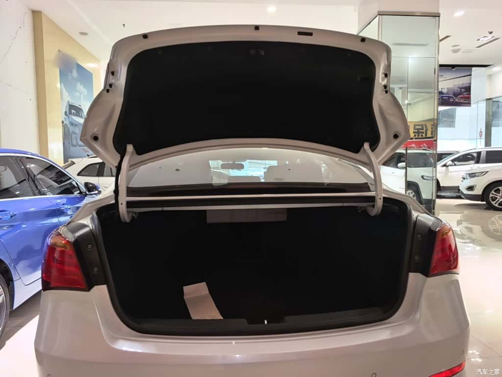 Hyundai DLX, 2016 19