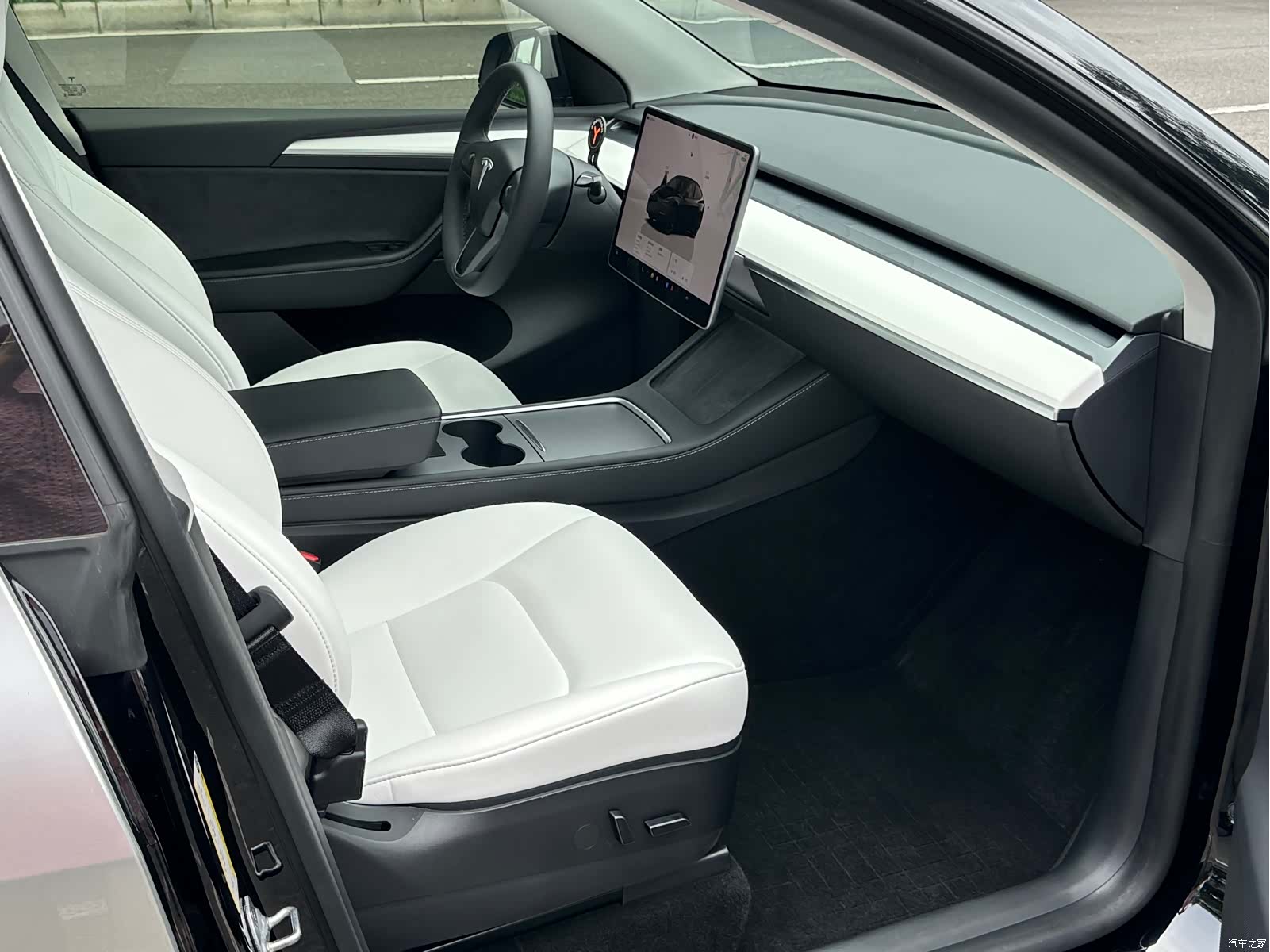 Tesla Model Y, 2023 9