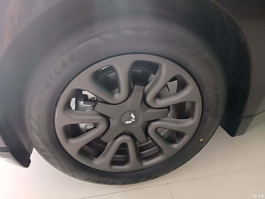 Wuling Starlight, 2025 23