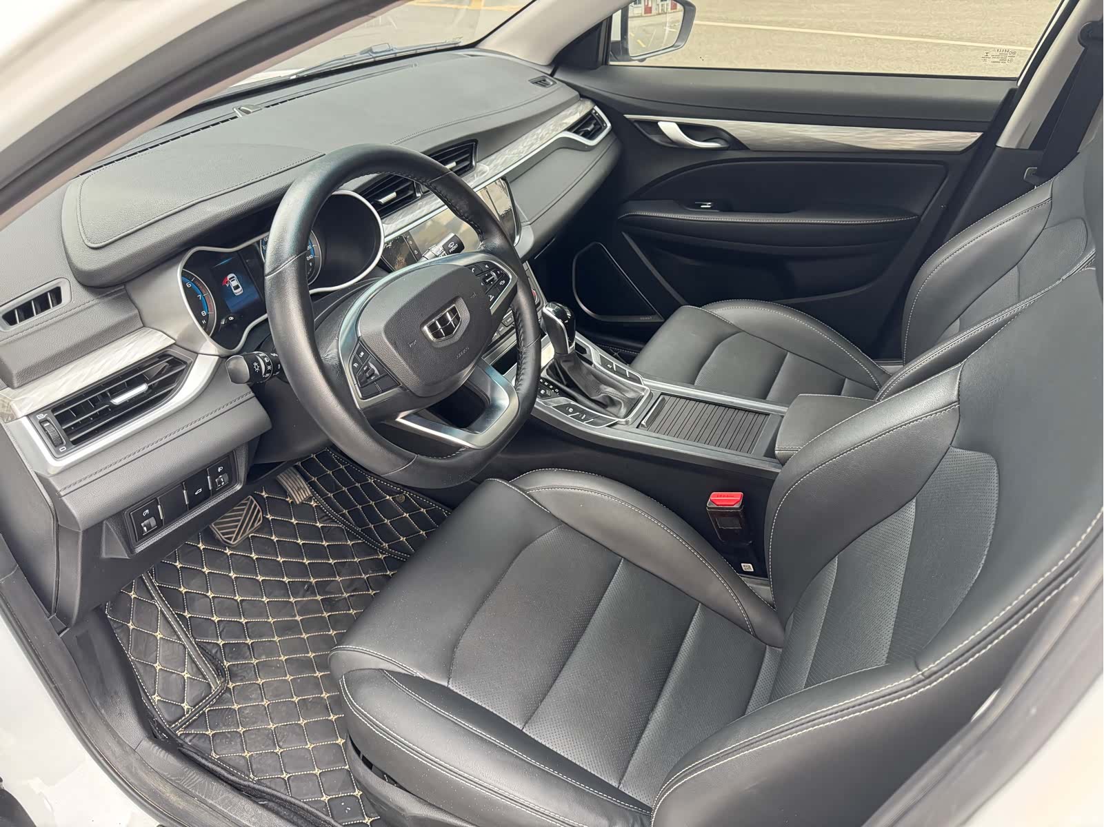 Geely Emgrand, 2019 18