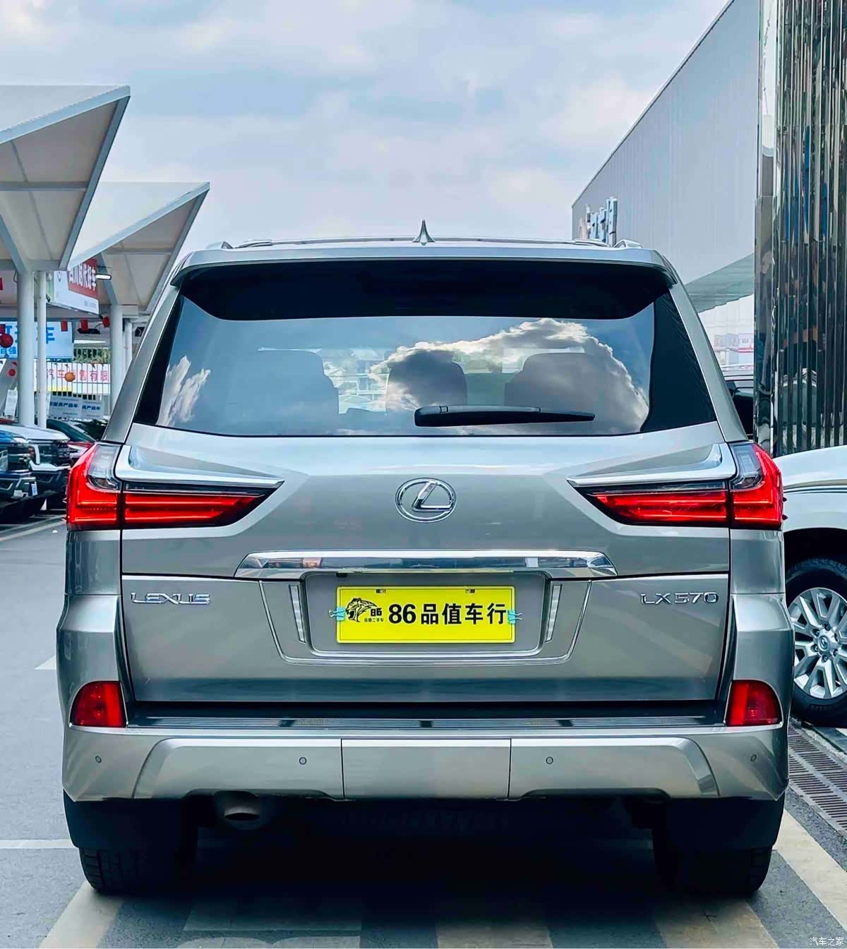 Lexus LX, 2018 4