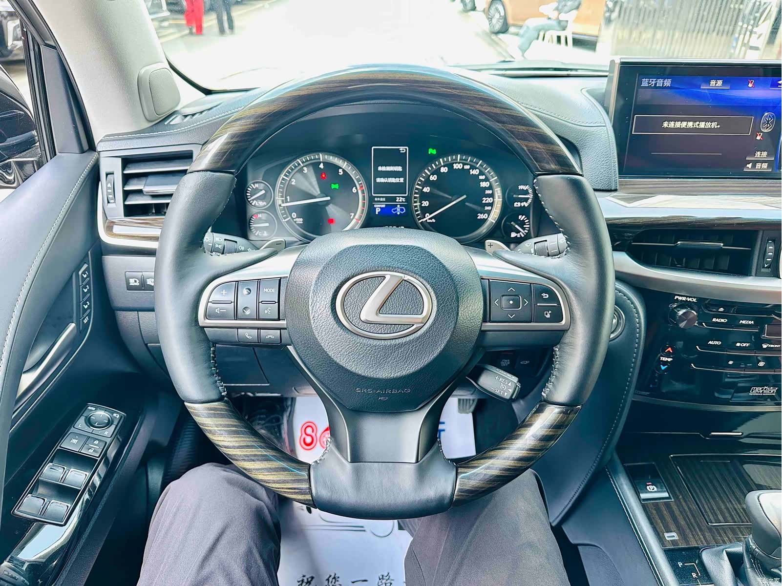 Lexus LX, 2018 9