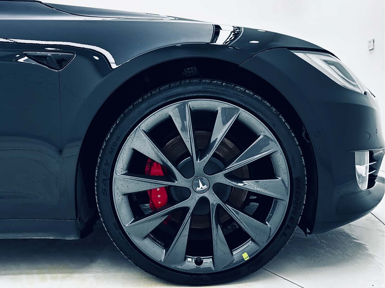 Tesla Model S, 2020 18
