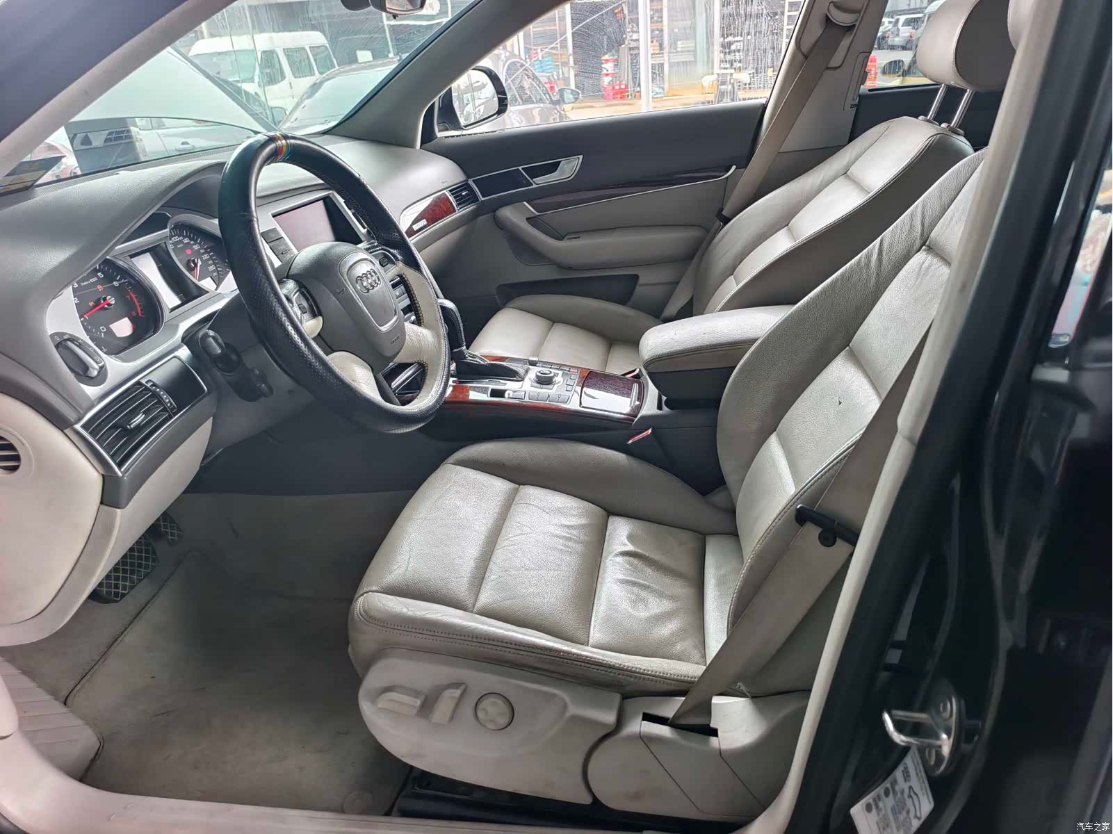 Audi A6L, 2011 6