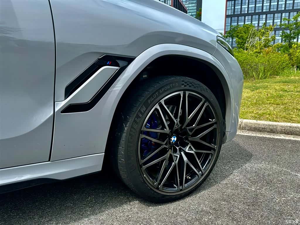 BMW X6, 2024 8