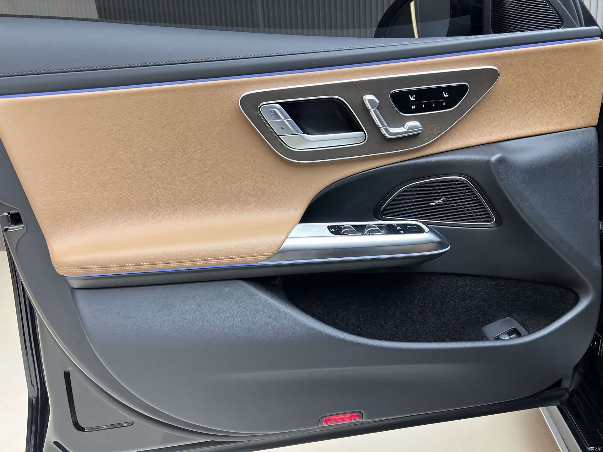 Mercedes-Benz E-Class, 2024 6