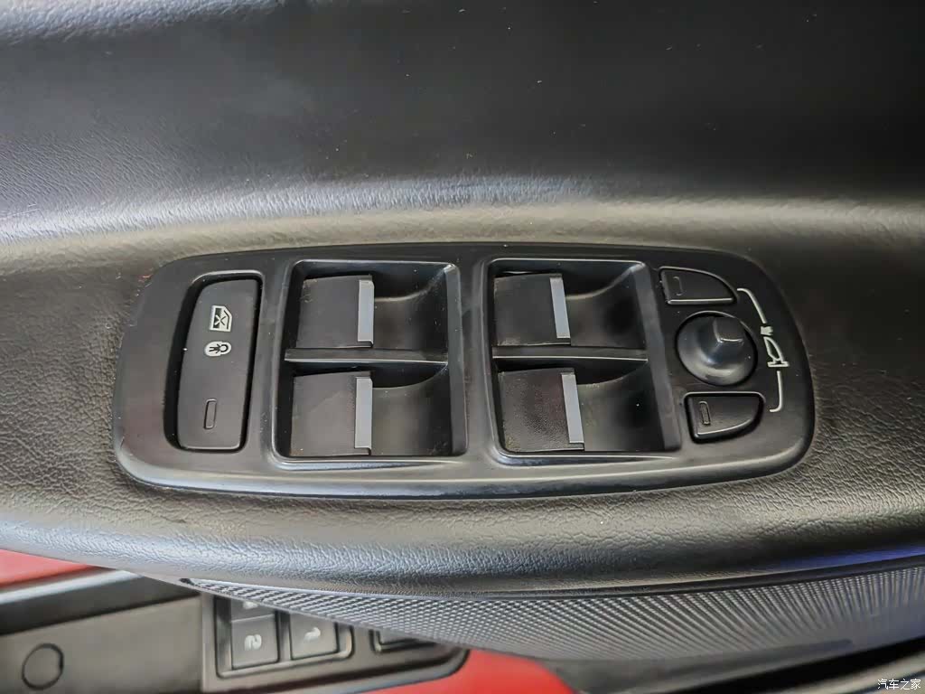Jaguar XE, 2017 9