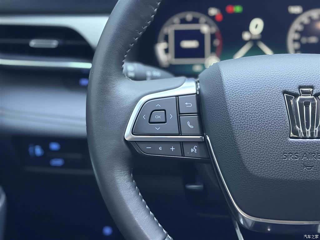Toyota Crown, 2023 24