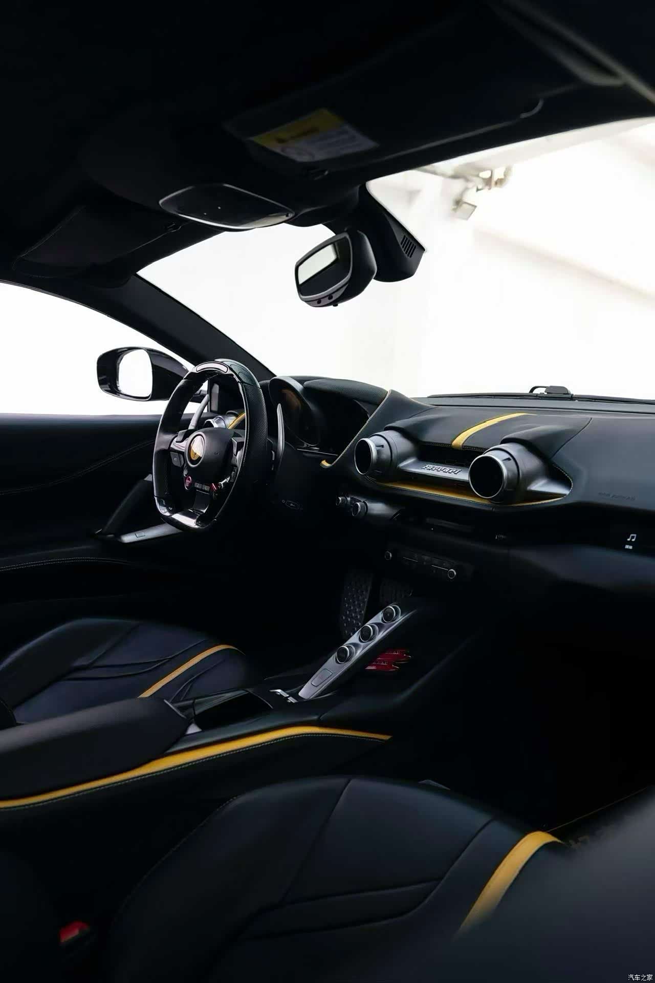 Ferrari 812, 2018 6