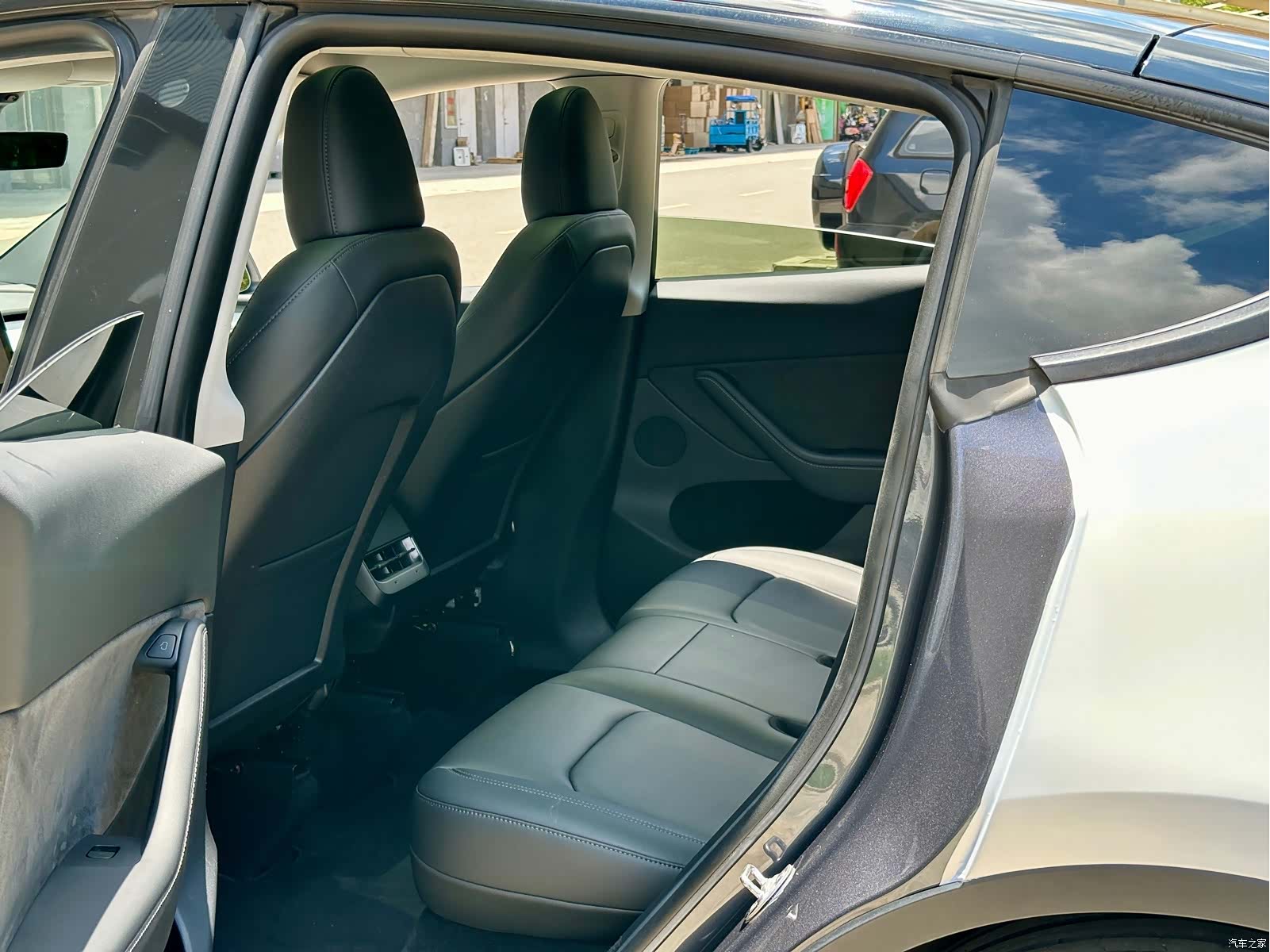 Tesla Model Y, 2022 8