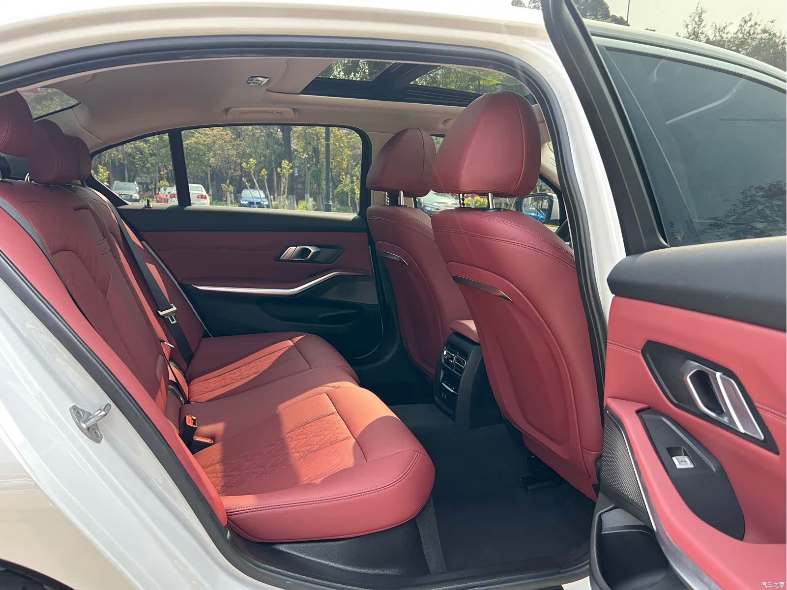 BMW 3 Series, 2024 18