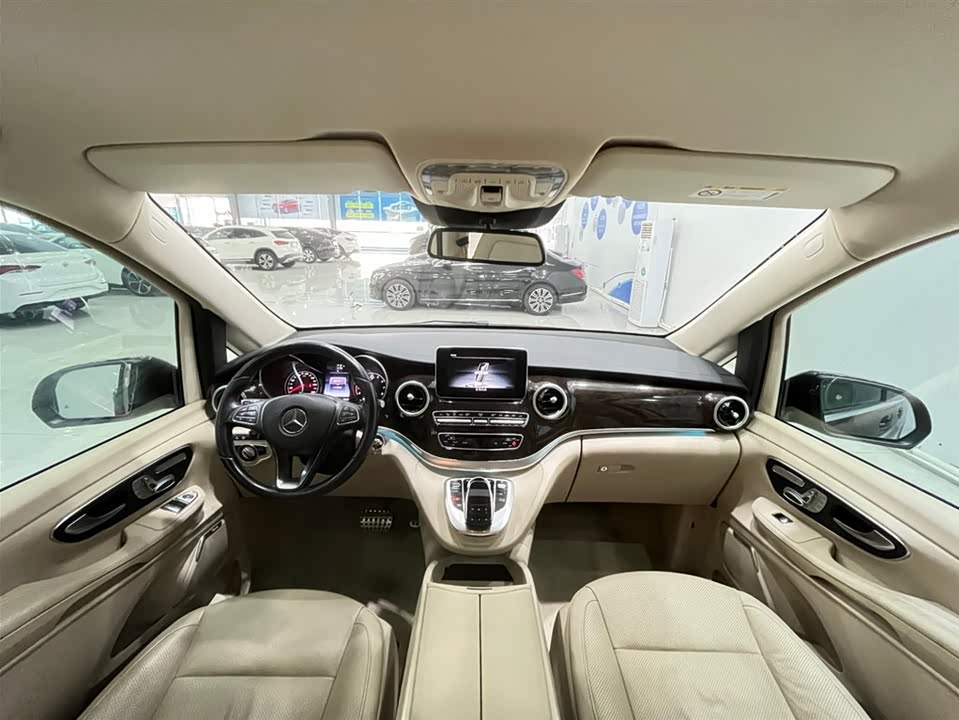 Mercedes-Benz V-class