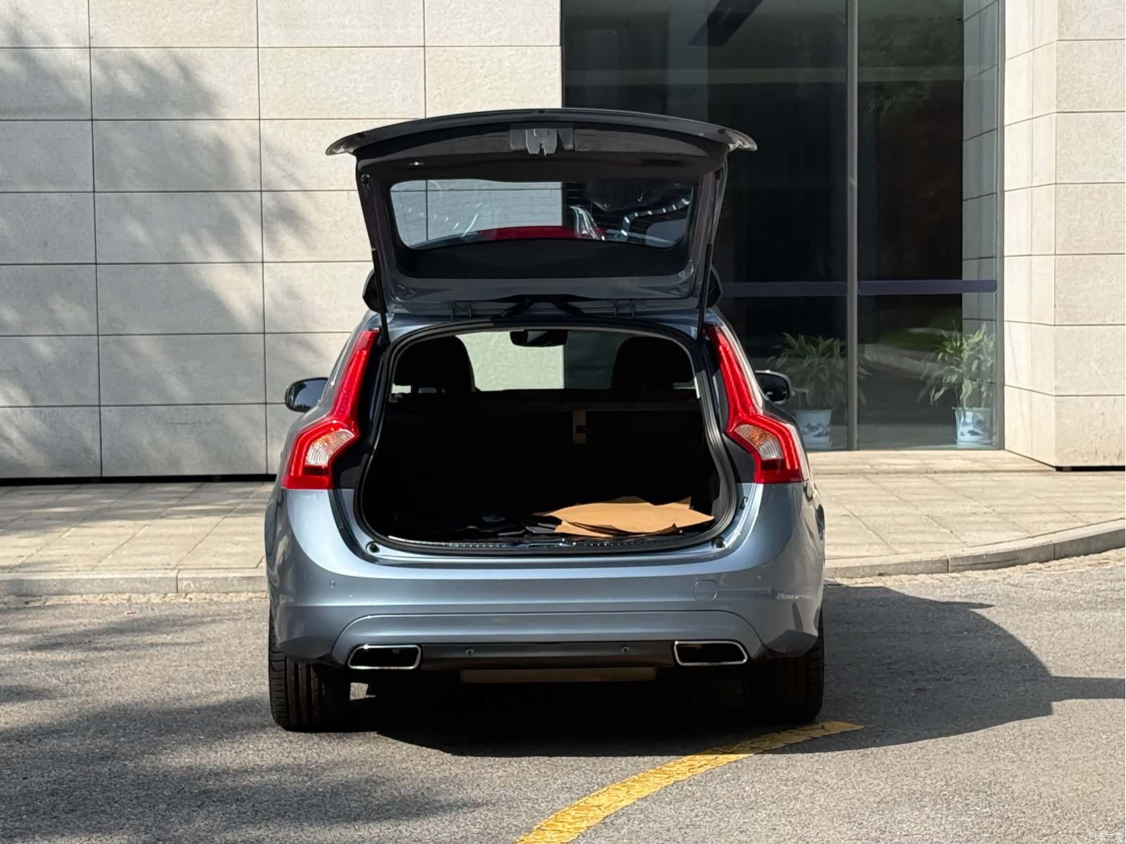Volvo V60, 2017 17