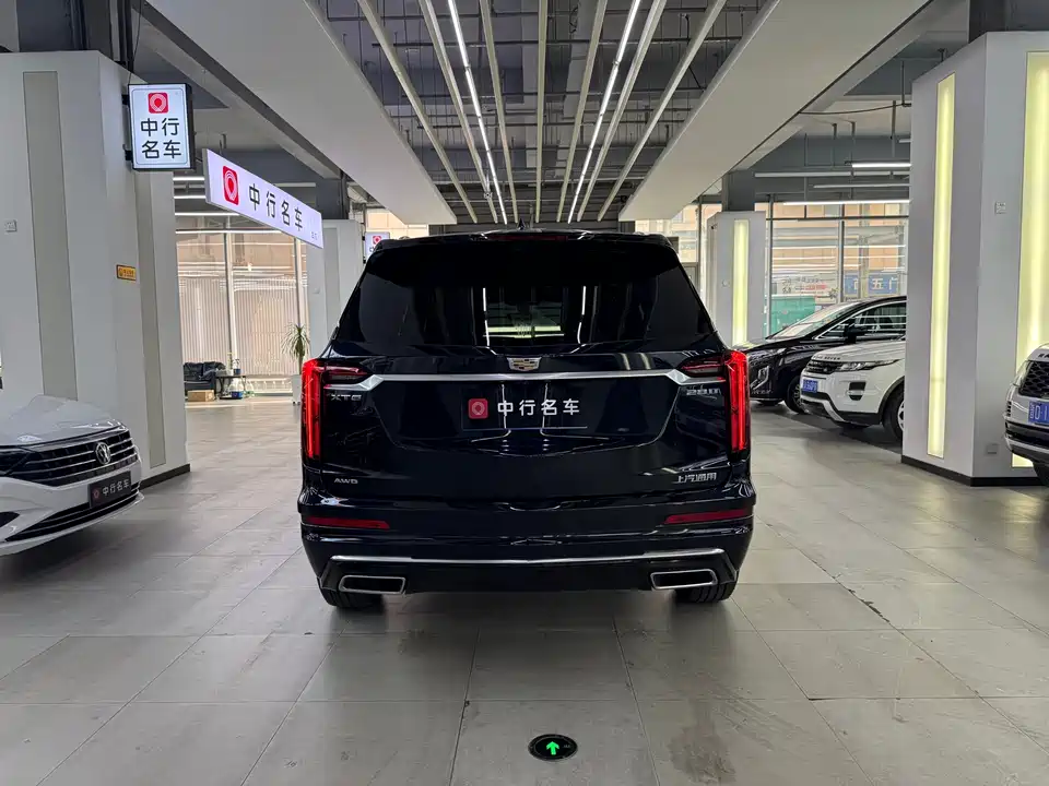 Cadillac XT6