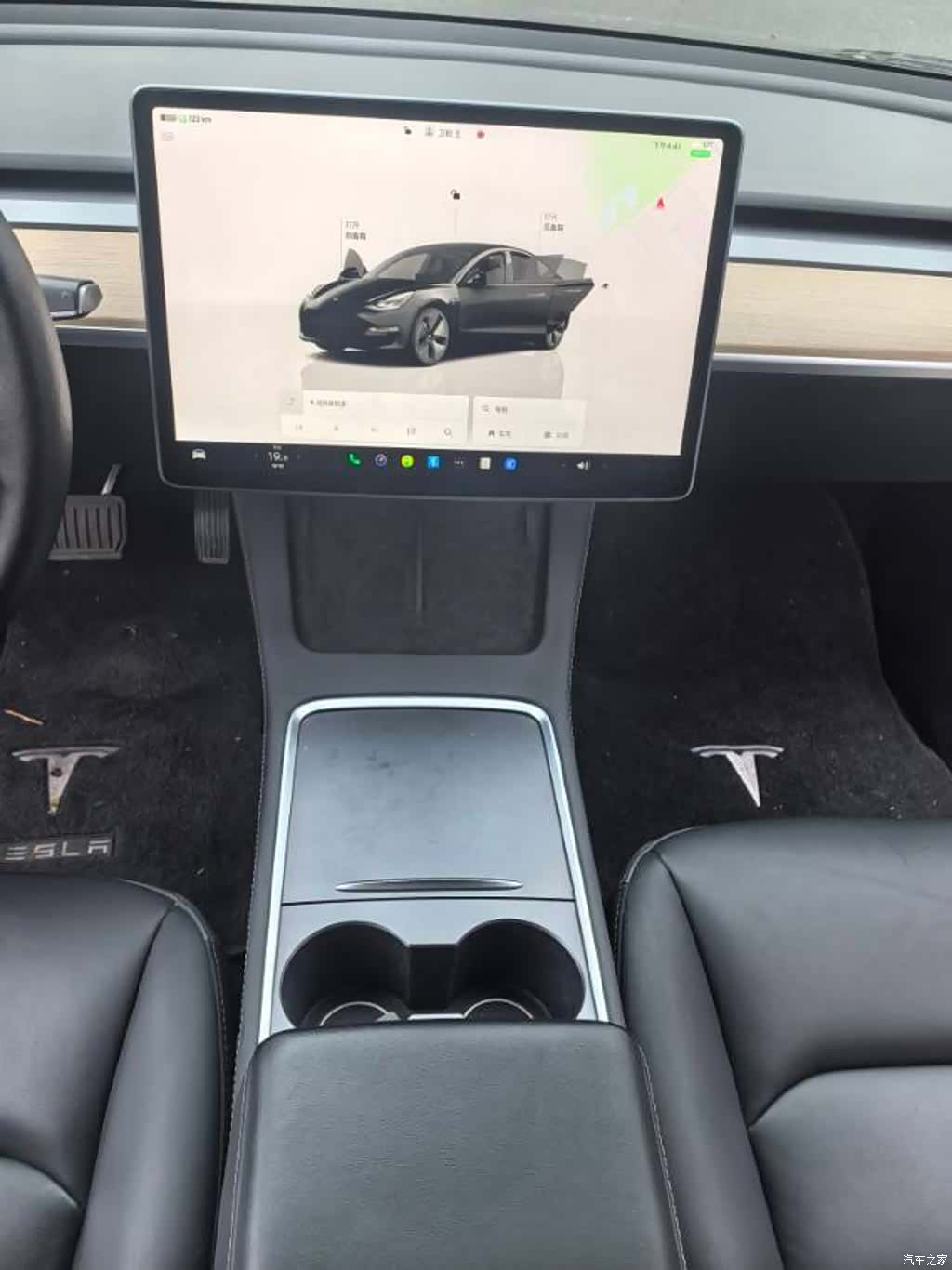 Tesla Model 3, 2023 12